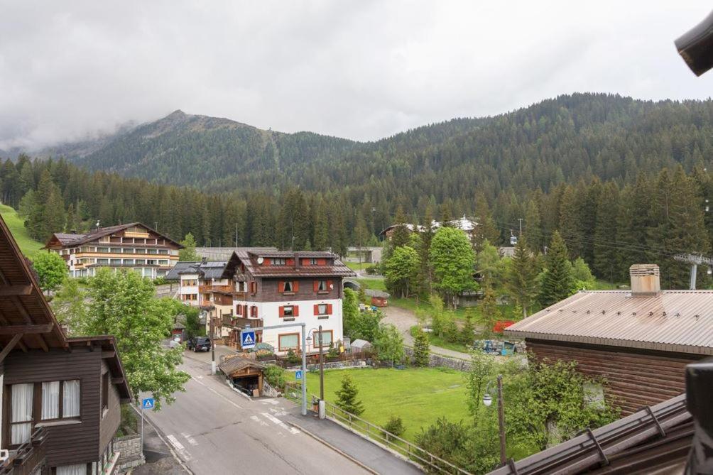 Apartamento Deliziosa Mansarda Ai Piedi Della Pista 3Tre Madonna Exterior foto